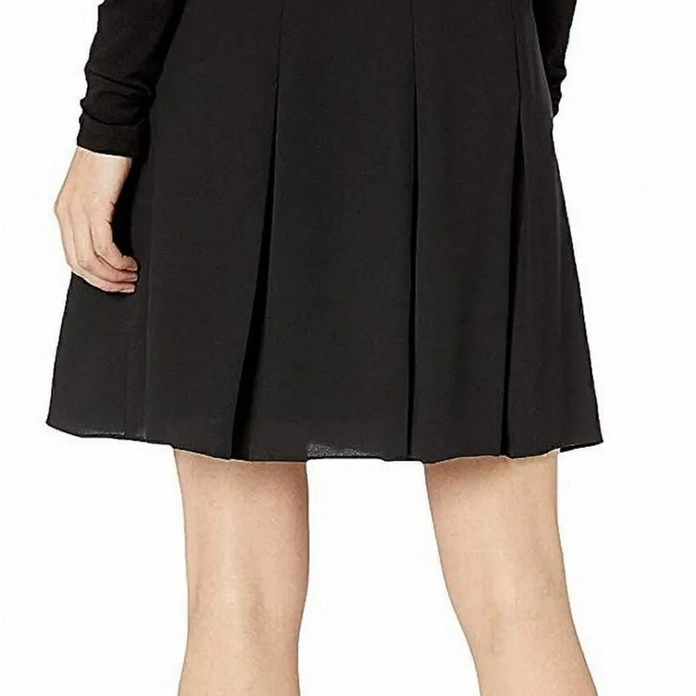 Anne Klein Black Pleated skirt